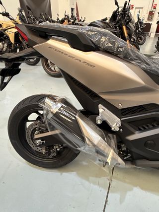 Honda Forza 750 Maxi Scooter Automática