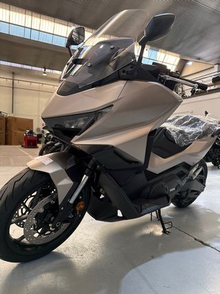 Honda Forza 750 Maxi Scooter Automática