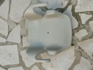 Alzador grigio per seggiolino auto per bambini