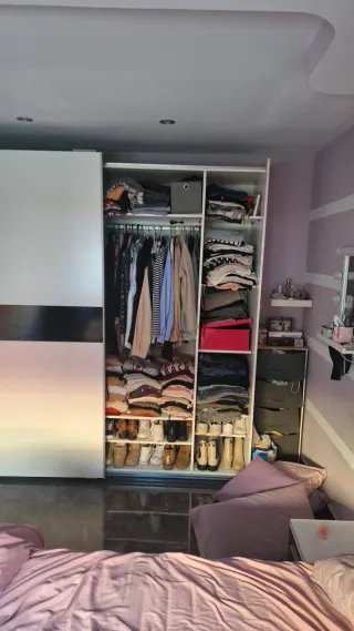 Armario y conjunto habitación