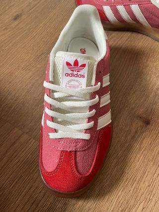 Adidas Gazelle x End Rosas i blancas