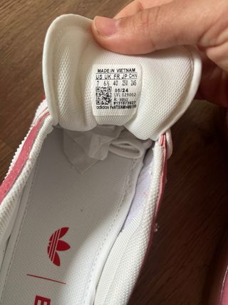 Adidas Gazelle x End Rosas i blancas