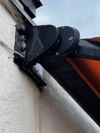 Toldo cofre motorizado 570x350