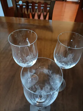 Tre calici in cristallo