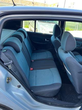 clio 130.000kms 1.4 98cv 2950€