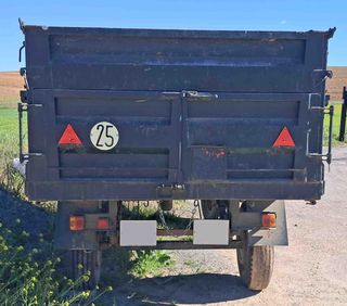 Remolque basculante 2 ejes 6.000 Kilos.
