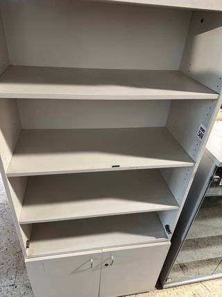 Mueble de oficina gris