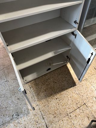 Mueble de oficina gris