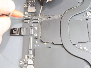 Riparazione scheda madre Apple MacBook