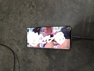 Samsung galaxy s10 plus.