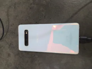 Samsung galaxy s10 plus.