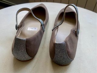 Manoletinas beige con tira plata talla 39