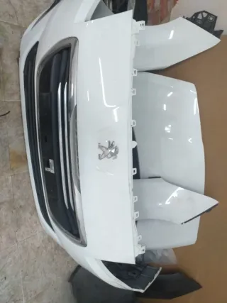 Frontal completo ( sin faros ) Peugeot 5008