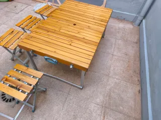 Mesa y 4 Sillas Plegables Madera