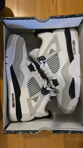 Jordan 4 Retro Military Black Talla 44.5