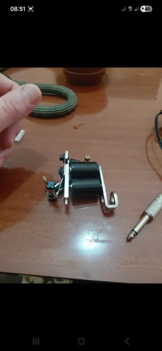 Macchinetta tatuaggi con cavo