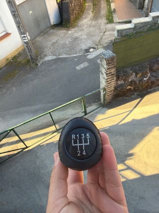 Se vende pomo 5 velocidades universal