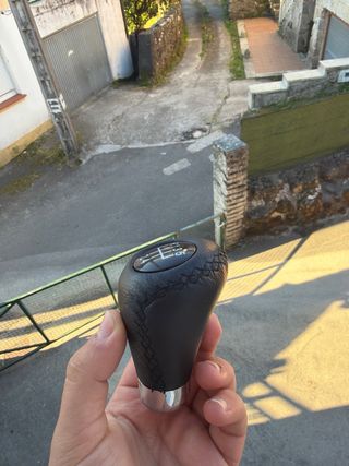 Se vende pomo 5 velocidades universal