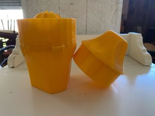 Spremiagrumi manuale giallo