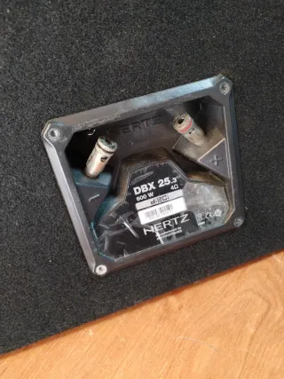 Woofer Hertz 600W Sonido Potente