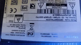 Samsung QLED 50 con líneas