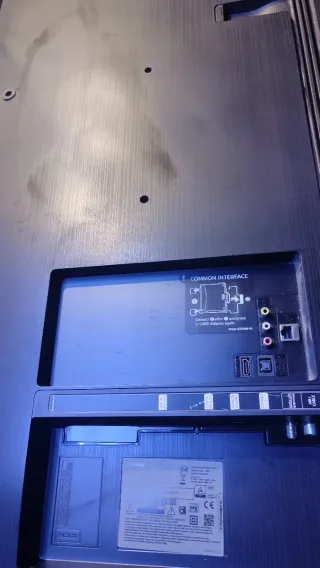 Samsung QLED 50 con líneas