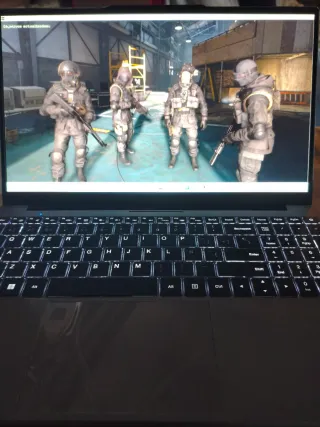 Portátil 15.6 Intel CORE i3, 16 GB RAM, SSD 128 GB