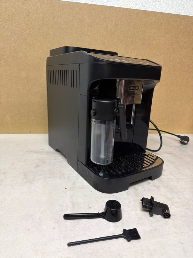 Cafetera Delonghi Magnifica EVO Latte Negra
