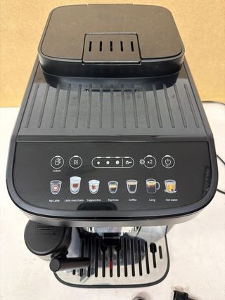 Cafetera Delonghi Magnifica EVO Latte Negra