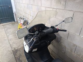 Suzuki Burgman 400 Maxi Scooter