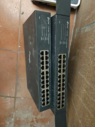 2 x TP-Link TL-SG1024D Switch Gigabit