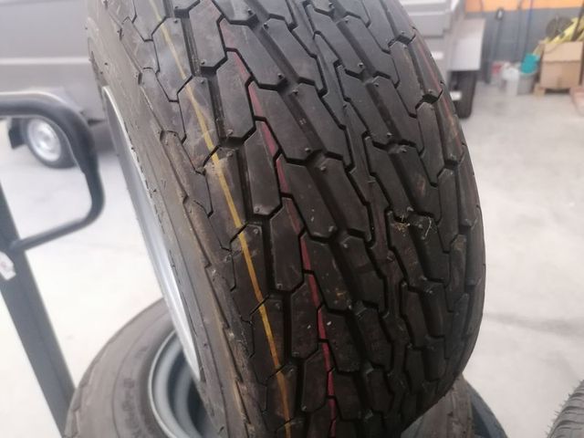 NUEVAS: Ruedas completas para remolques