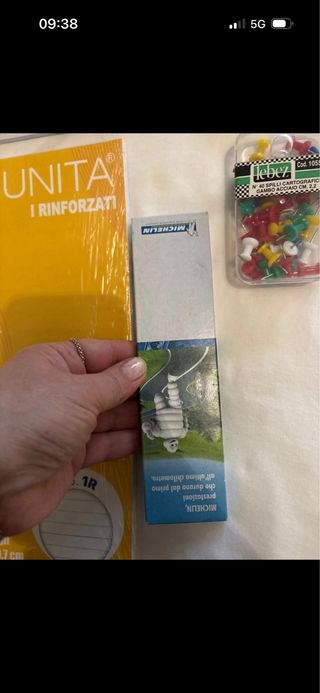 Lotto materiale scolastico/ufficio: fogli, quadern