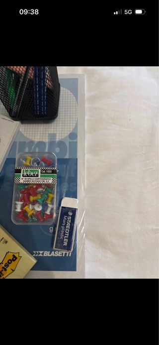 Lotto materiale scolastico/ufficio: fogli, quadern