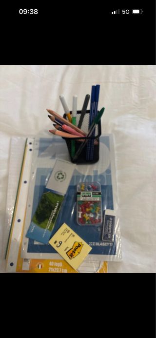Lotto materiale scolastico/ufficio: fogli, quadern
