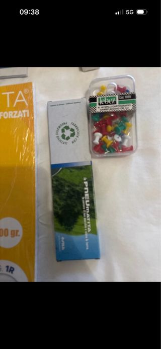 Lotto materiale scolastico/ufficio: fogli, quadern