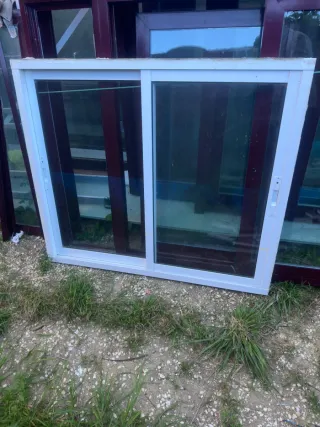 Ventana corredera aluminio blanca tengo 2iguales
