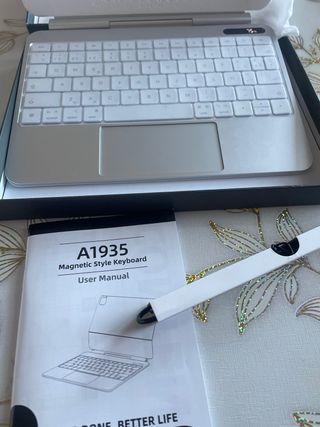 Bettdow A1935 Tastiera Magnetica per iPad