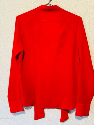 Blusa Zara Roja Elegante con Lazada
