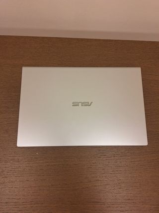 ASUS Vivobook 15.6” + Webcam