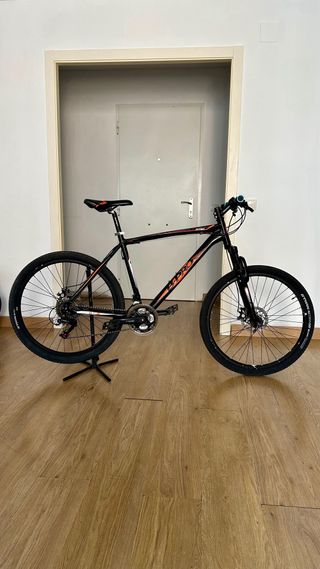 Bici de Montaña B-Pro Negra y Naranja
