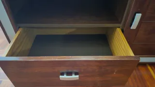 Mueble TV madera y plateado