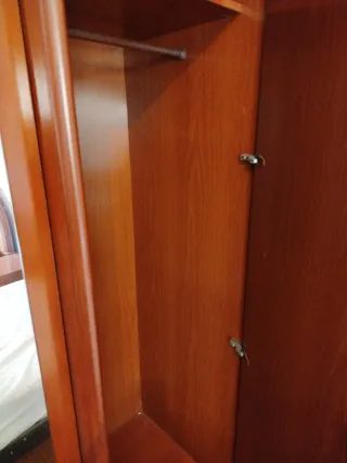 Dormitorio completo:2 camas,mesita, armario.GRATIS