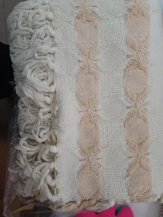Coperta lana vintage beige e bianca