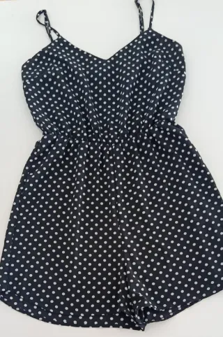 Mono corto lunares negro y blanco Stradivarius T.S