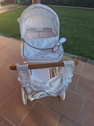 Carro de muñecas clásico