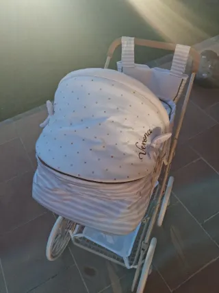 Carro de muñecas clásico