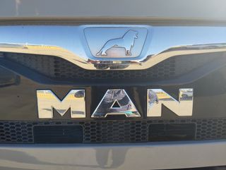 MAN TGM 18 290-CAMIONES GRUA