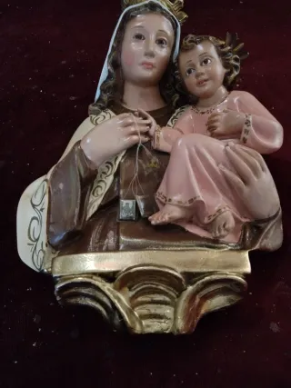 Virgen del Carmen para colgar escayola polícromada