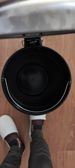 2 Cubos de Basura Metálicos Ikea (Gris y Blanco)
